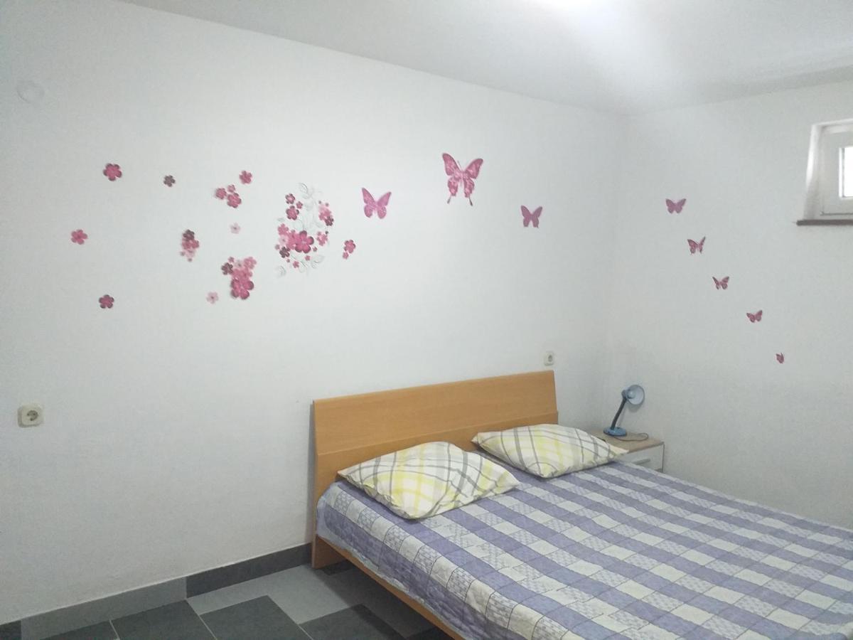 Apartmani Branka Ртина Екстериор снимка