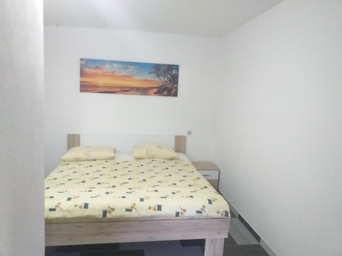Apartmani Branka Ртина Екстериор снимка