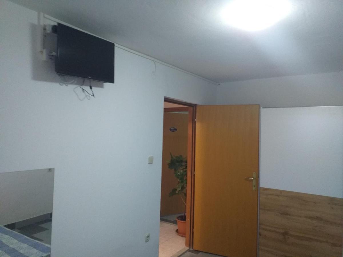 Apartmani Branka Ртина Екстериор снимка